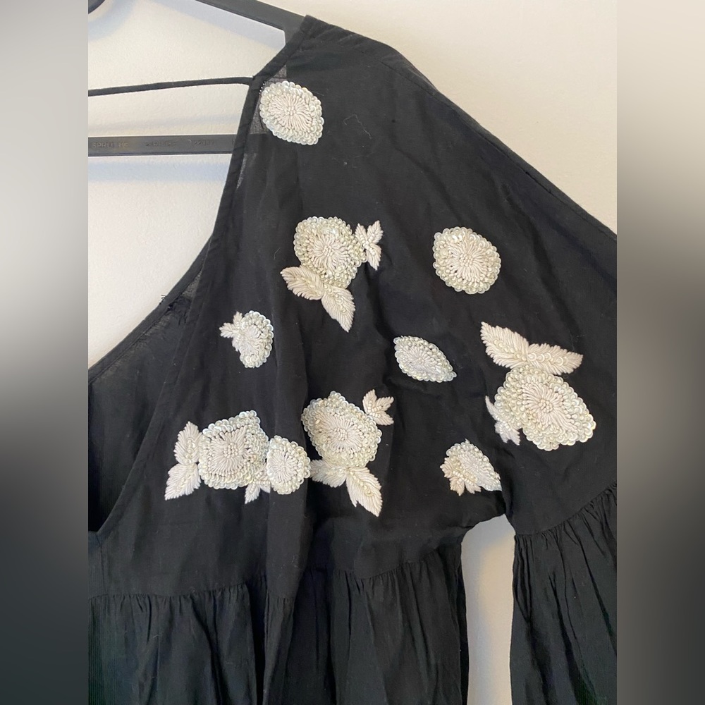 MAEVE / Anthropologie Black Top with Embroidery - Picture 2 of 6